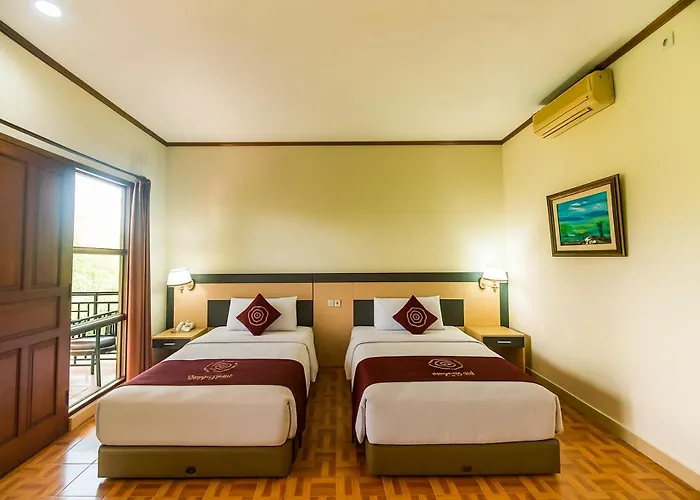 Puri Saron Hotel Madangan - Gianyar